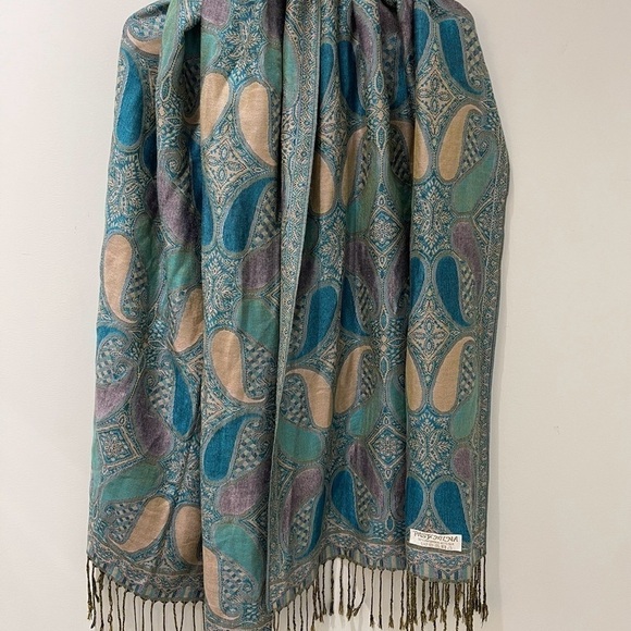 Pashmina Turquoise and Cream Wrap - Picture 2 of 5